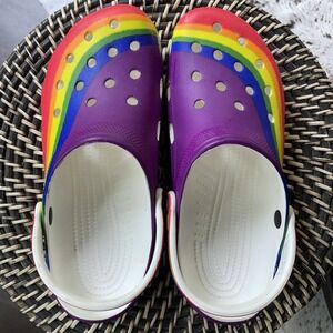 Crocs Classic Rainbow Stripe Clogs Men's‎ Size 9 Woman's 11